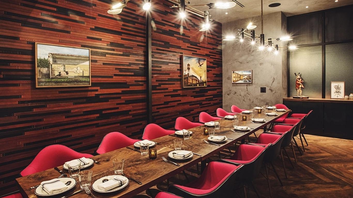 The Duniway Portland, a Hilton Hotel