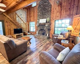 Heavenly Hideaway- Lakeview Cabin - Lucas - Sala de estar