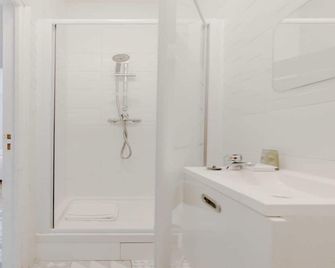 Lovely studio for 2 people - Levallois-Perret - Levallois-Perret - Bathroom
