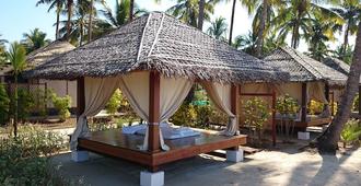 Amara Ocean Resort - Thandwe - Patio