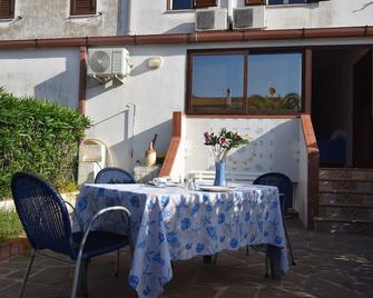 Villino Le Palme, Laghi Di Sibari, Cosenza - Cassano all'Ionio - Patio
