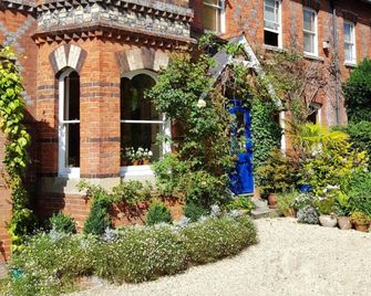 Alma House Bed and Breakfast - Newbury - Rakennus