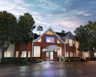 Sonesta ES Suites Houston - Nasa Clear Lake - Houston - Building