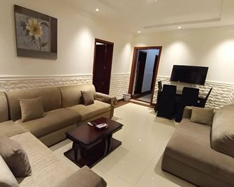 Celine Al Motamiza Serviced Apartments - Jeddah - Living room