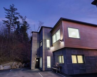 Namyangju Fourseason Poolvilla - Namyangju - Edificio