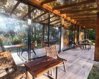 Uma Experience - Coroico - Patio
