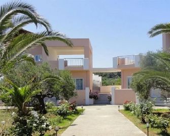 Pardalakis Studios - Gerani