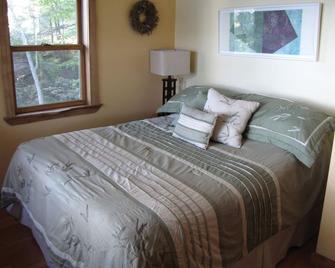 Cozy 1 Bedroom Cottage - Lodi - Bedroom