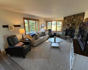 Grand Teton Splendor, 4-Bedroom Home adjacent to Jackson Hole Golf & Tennis Club - Jackson - Soggiorno
