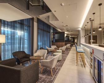 Hampton by Hilton Stuttgart City Centre - Stuttgart - Lobby