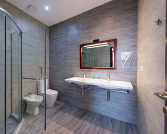 Kvl Hotel - Tbilissi