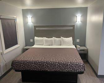 112 Motel - Medford - Bedroom