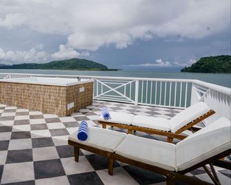 Amaka Ocean Living Lodge - Golfito - Balcón