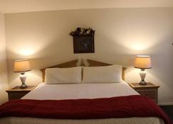 Village Lodge - Ruidoso - Bedroom