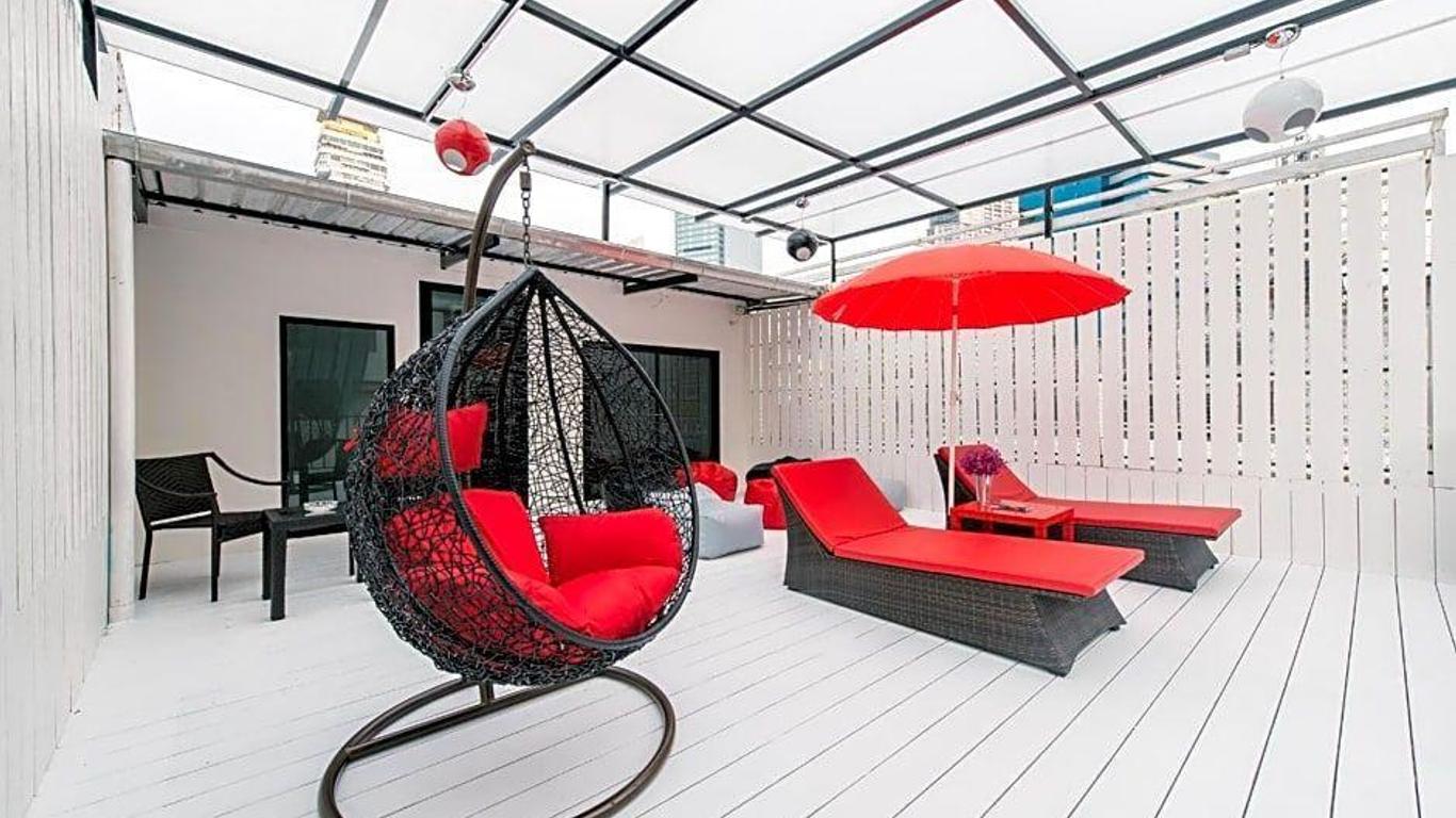 Matchbox Bangkok Hostel
