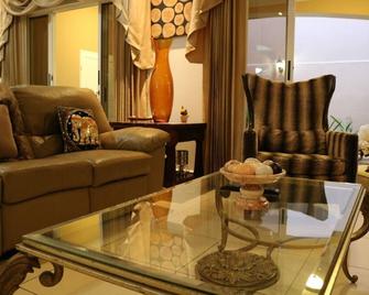 Deluxe Property in Cariari - San Antonio - Sala de estar