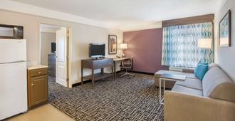La Quinta Inn & Suites by Wyndham Cincinnati Airpt Florence - Florence