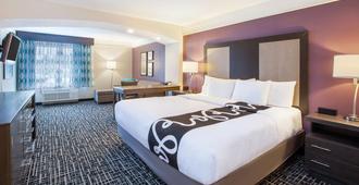 La Quinta Inn & Suites by Wyndham Cincinnati Airpt Florence - Florence - Schlafzimmer