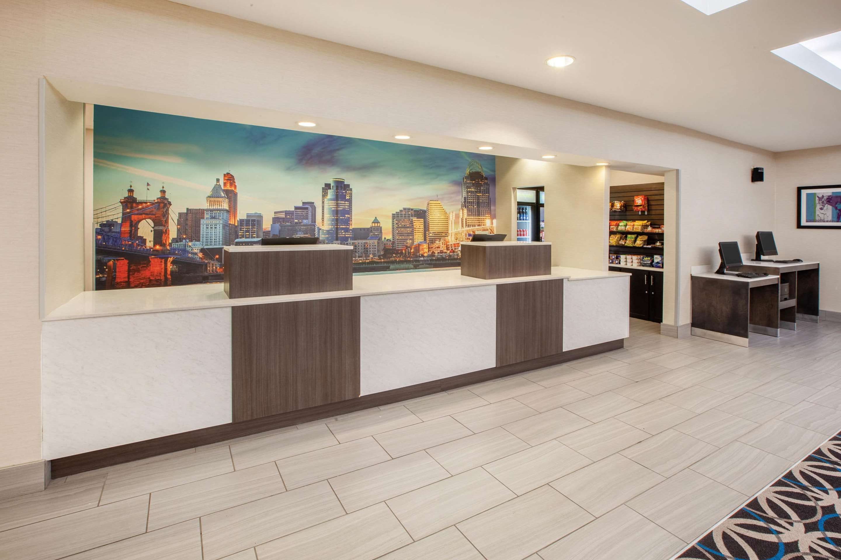 La Quinta Inn & Suites by Wyndham Cincinnati Airpt Florence