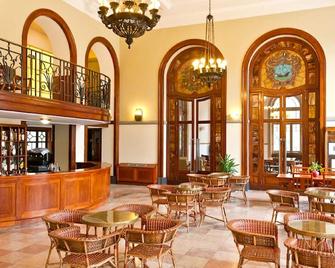 Curia Palace Hotel, Spa & Golf - Anadia - Recepción