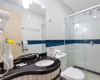 Eunapolis Plaza Hotel - Eunápolis - Ванна кімната