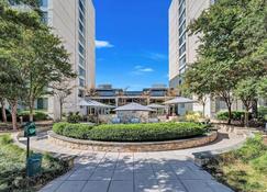 Amazing Condo 1/1 @crystal City With Pool/Gym - Arlington - Gebäude