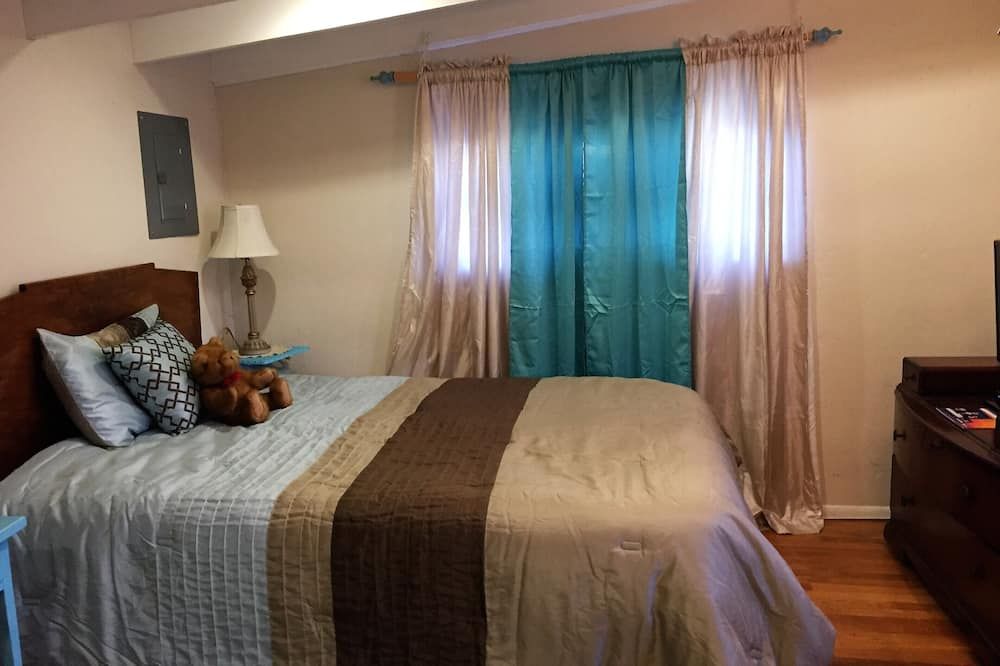 Authentic New Mexico Adobe Casita in wine country/hot air balloon mecca - Bernalillo