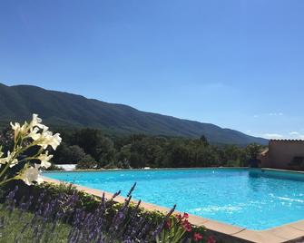 Lavender, Luberon view, swimming pool, AC : Villa Mas du Luberon 15 km from Apt - Céreste - Pool