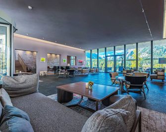 Hotel Saratz Pontresina Mountain Resort & Spa - Pontresina - Lounge