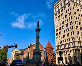 The Winter House - Historic Downtown Lancaster - Lancaster