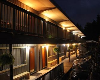 Ukee Peninsula Motel - Ucluelet - Toà nhà