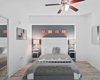 Luxury Near The Beach! Beach Pass Included! - Boynton Beach - Bedroom