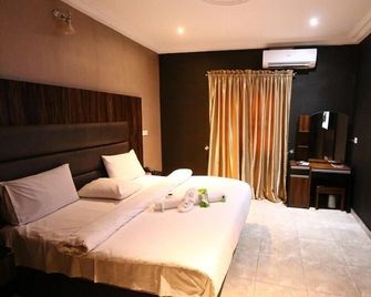 St Hotel Apartment - Benin City - Bedroom