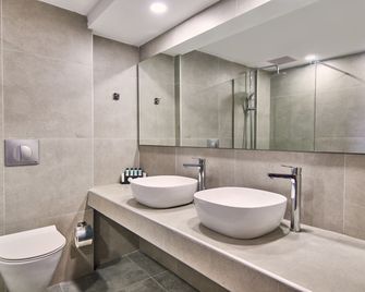 Tsilivi Beach Hotel - Zakynthos - Bathroom