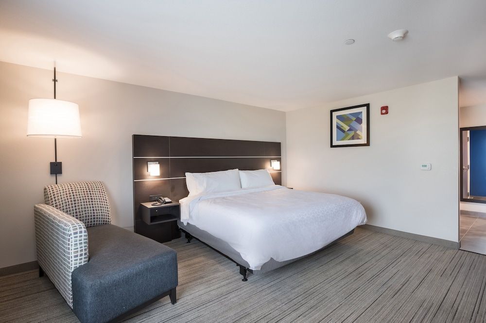 Holiday Inn Express & Suites Chicago - Hoffman Estates By IHG