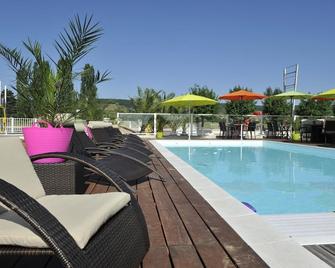 Brit Hotel Hermes - Dijon - Pool