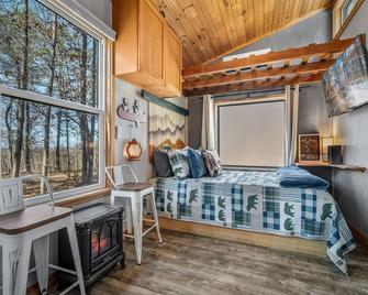 Tiny Cub House with Fast WiFi and Dog Friendly - Mentone - Habitación