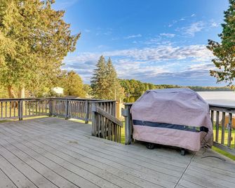 Northern Michigan Vacation Rental on Crooked Lake! - Lake - Balcony