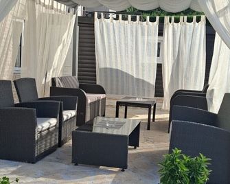 B&B Millenium House - Plitvicka Jezera - Βεράντα