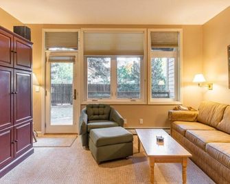 Wyndham Smugglers Notch - 1 Bedroom - Smugglers Notch - Living room