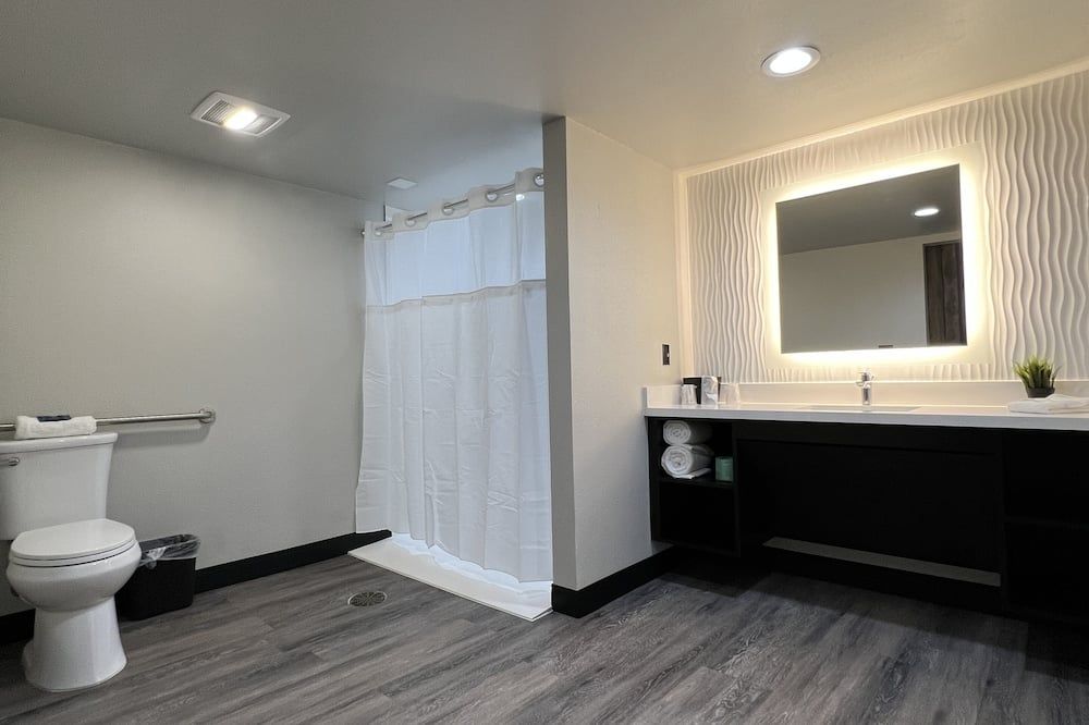 Imperial Suites, Adults Only