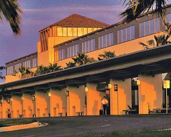 Shary Inn and Suites - Mission - Building