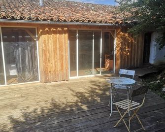 Logements Nature et Soins Pour se Ressourcer - Saint-Antonin-Noble-Val - Patio