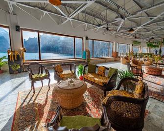 Luxus Hunza Attabad Lake Resort - Karimabad - Patio