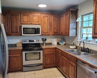Ho-On-Day. A cozy home away from home. Native Theme close to the Choctaw Casino. - Calera - Cocina