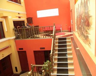 Apart Hotel Turquesa - Potosí - Escaleras