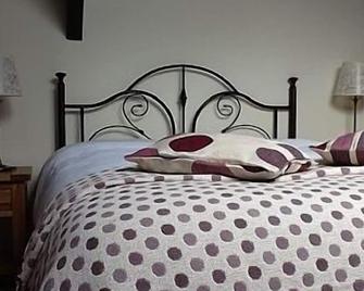 Cosy Apartment With Lovely Views - Richmond - Bedroom