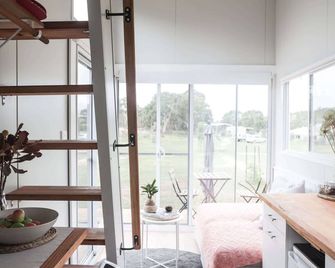 Saddle Camp Tiny House by Tiny Away - 브레이드우드