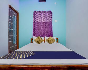 Spot On Hotel Royal Stay - Chandrapur - Bedroom