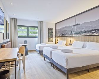 فندق أندانته - برشلونة - غرفة نوم